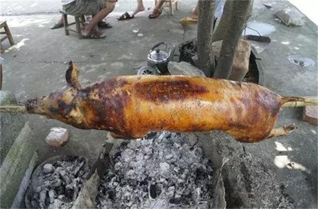 大美云南---临沧这道美食傣家独制秘方，火烧猪你吃过吗？