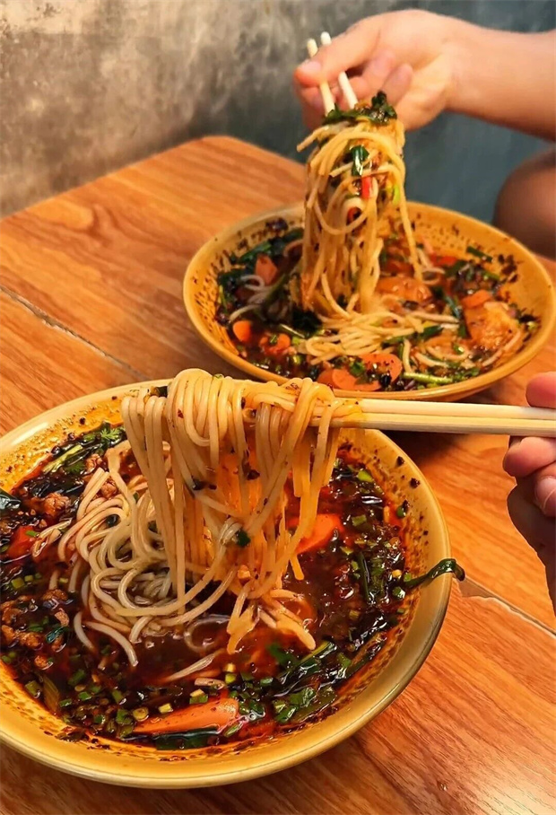 云南旅游,云南旅行社,云南团建公司,云南策划公司,云南会议会展,临沧旅游,临沧旅行社,临沧团建公司,临沧策划公司,临沧会议会展：“临沧宝藏小店守护计划”之│藏在巷子里的米线温度